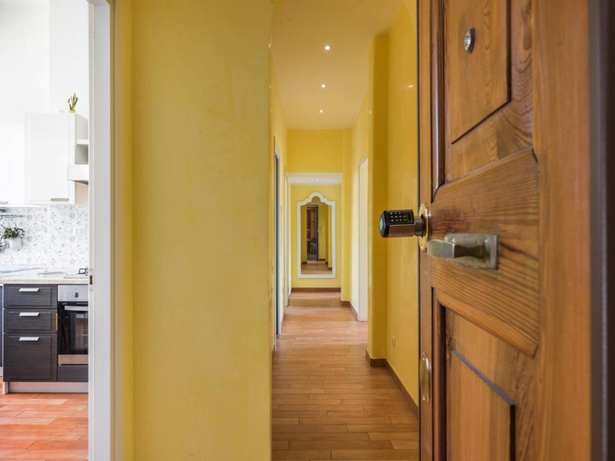The Best Rent - Colourful Two-Bedroom Apartment Near Termini Station Roma Esterno foto